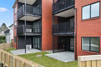 1/12 Ruakiwi Road, Hamilton Lake