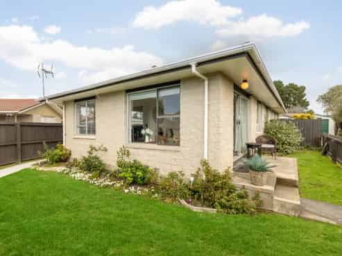 17A Tamarisk Place, Parklands