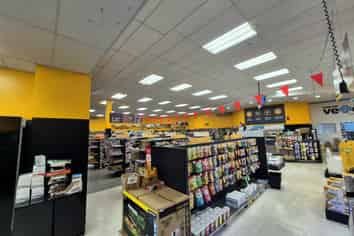 Large format retail in Lincoln North
