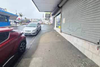 25M² RETAIL IN BASIN VIEW
