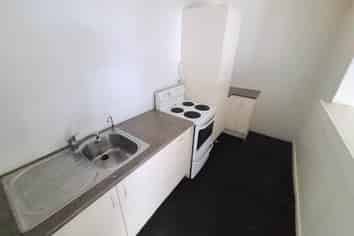 25M² RETAIL IN BASIN VIEW

