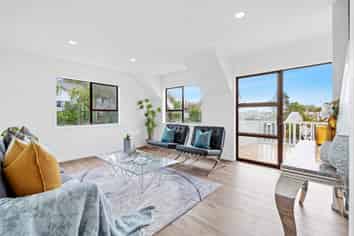 31A Girrahween Drive, Totara Vale