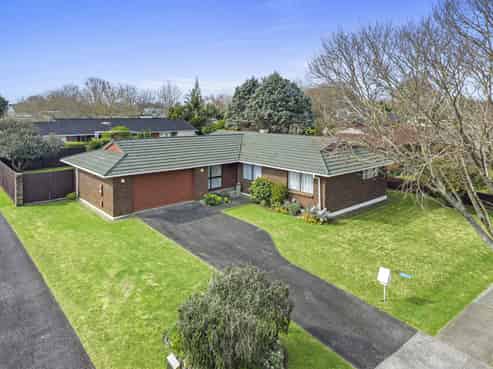 16 Donzella Place, Conifer Grove