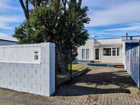 2 Cornwall Street, Central Hutt