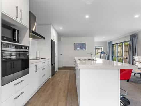 68 Puhirake Crescent, Pyes Pa