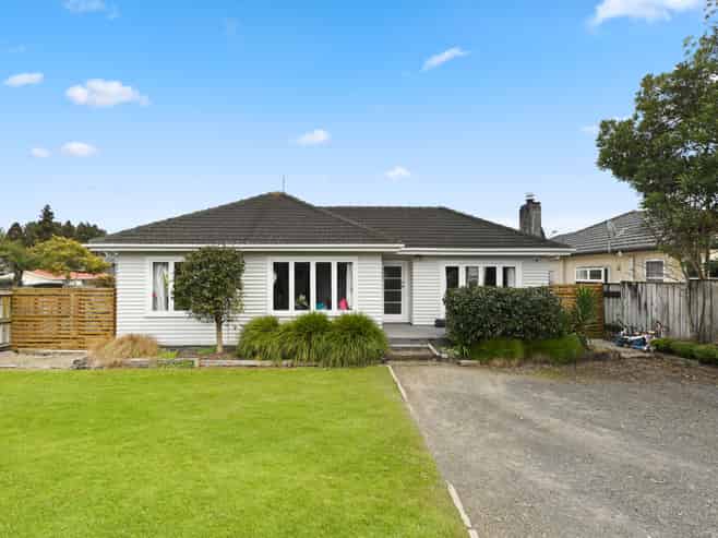 67 Lake Crescent, Hamilton Lake