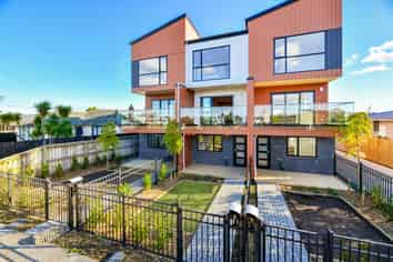 2/644 Te Atatu Road, Te Atatu Peninsula