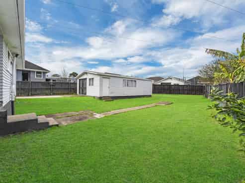 104 Fisher Cresent, Otara