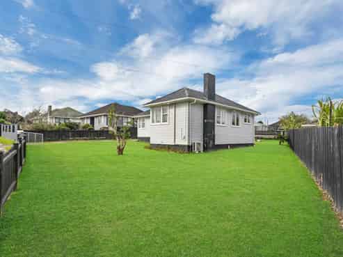 104 Fisher Cresent, Otara