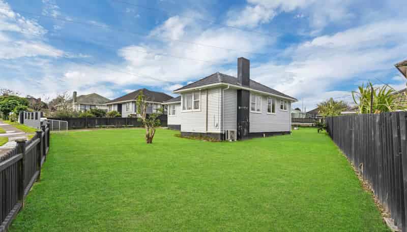 104 Fisher Cresent, Otara