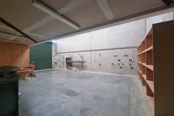 WAREHOUSE/OFFICE IN TAWA