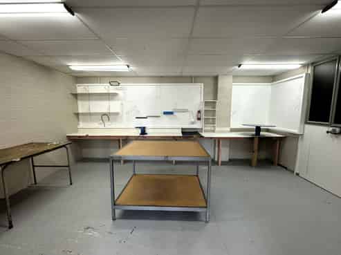 Onekawa workshop, office and large yard