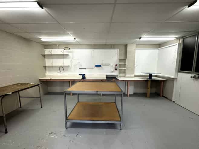 Onekawa workshop, office and large yard