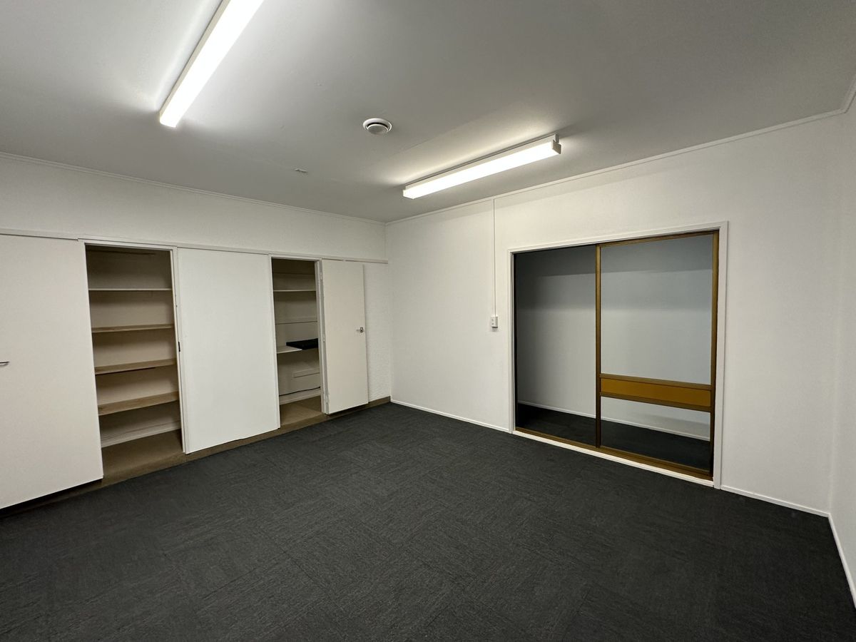 Onekawa workshop, office and large yard - Ansicht 4