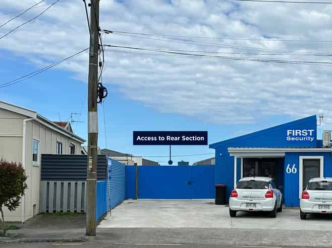 Onekawa workshop, office and large yard