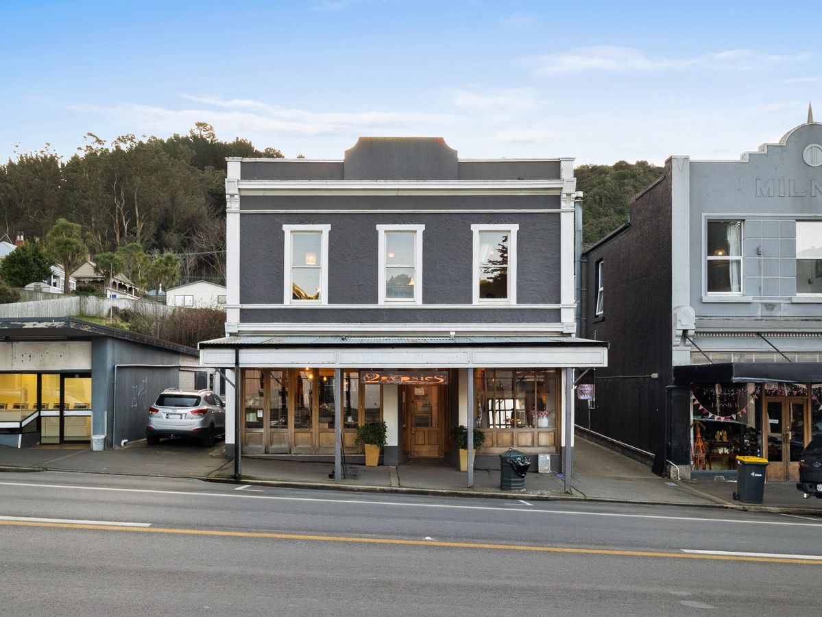 Prime Mixed-Use Investment - Still Available! - Mehr