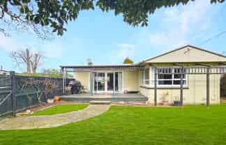 120 Devon Street West, Hillcrest