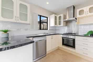 29 Rebecca Rise, Weymouth