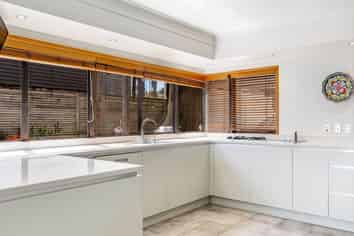 18 De Luen Avenue, Tindalls Beach