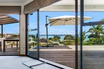 18 De Luen Avenue, Tindalls Beach