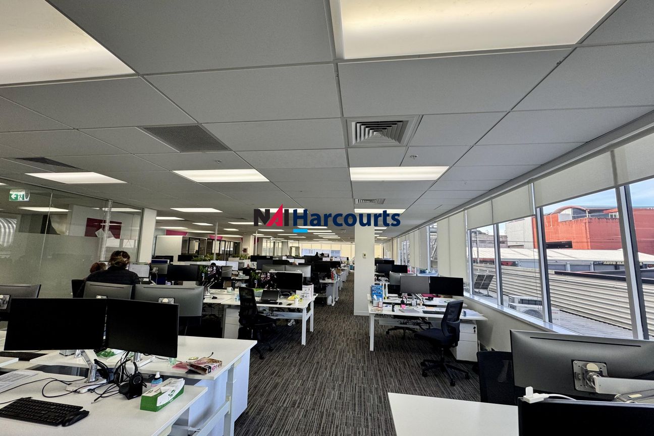 Sleek Office Tenancy With Ample Parking - Vista 5