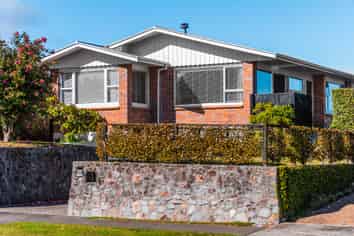 2/55 Taharepa Road, Hilltop