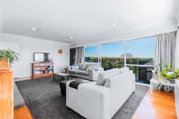 2/55 Taharepa Road, Hilltop