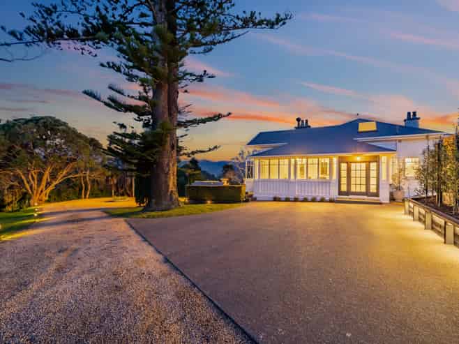 33 Wairere Road, Belmont