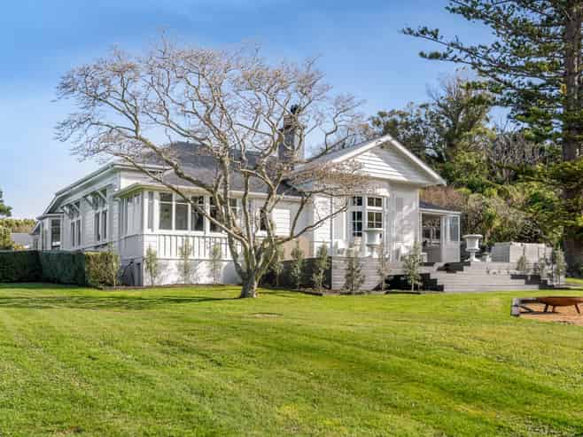 33 Wairere Road, Belmont