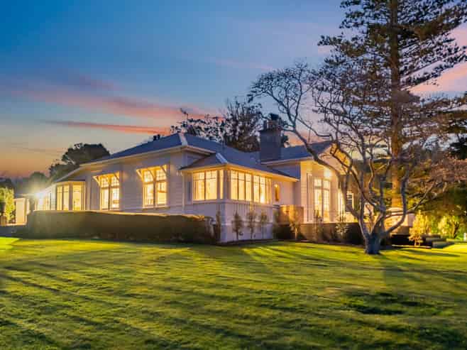 33 Wairere Road, Belmont