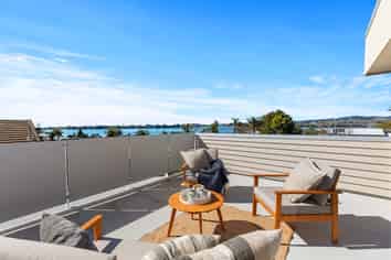 75a Thirteenth Avenue, Avenues