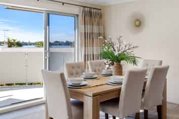 75a Thirteenth Avenue, Avenues