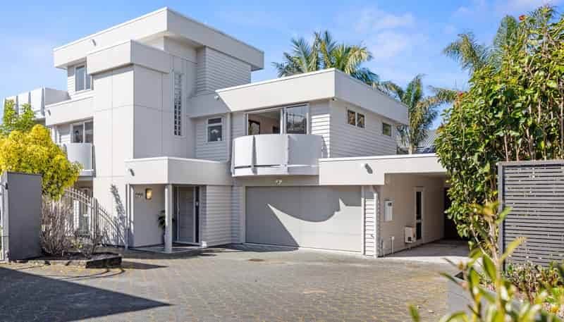 75a Thirteenth Avenue, Avenues