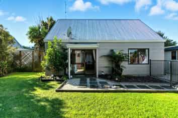 21A Sylvania Drive, Matua