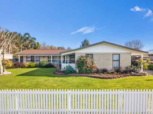 52 Racecourse Road, Waiuku