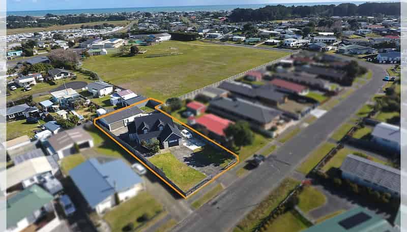 24 Thomas Place, FOXTON BEACH