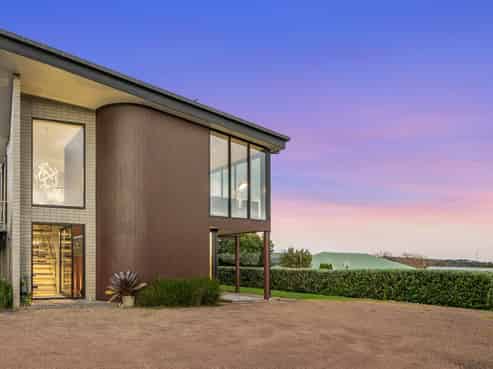 6 Park Road, Surfdale