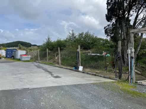 Central and secure yard with office facilities