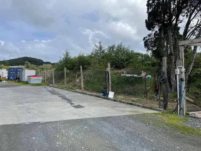 Central and secure yard with office facilities