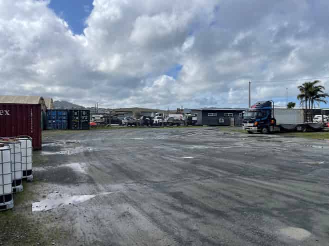 Central and secure yard with office facilities
