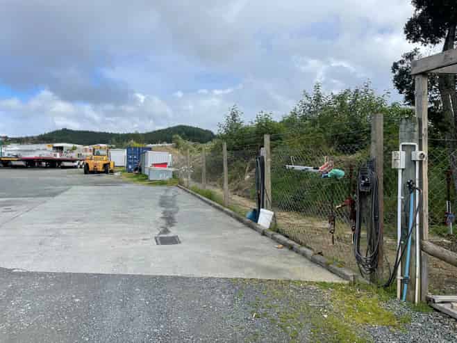Central and secure yard with office facilities