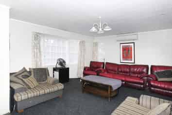 27 Fairdale Avenue, Red Hill