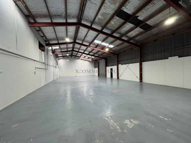 Well-Presented 516sqm Industrial Unit 