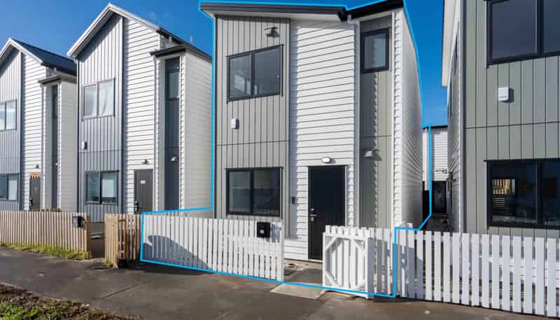 32 Whare Kauri Road, Papakura