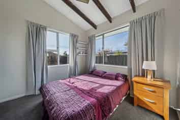 2/15 Sullivan Avenue, Woolston