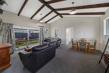 2/15 Sullivan Avenue, Woolston