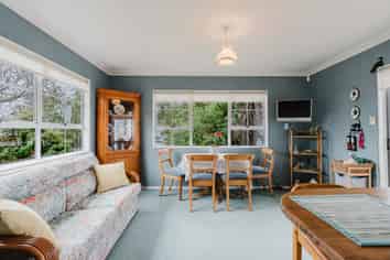 18B Ridgeway Place, Glenview