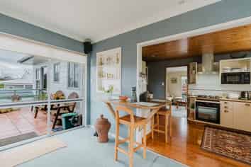 18B Ridgeway Place, Glenview