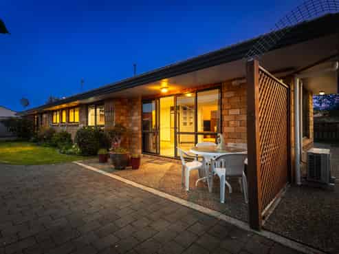 77 Guildford Drive, Paraparaumu