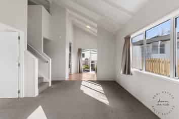 52 Moncrieff Avenue, Clendon Park
